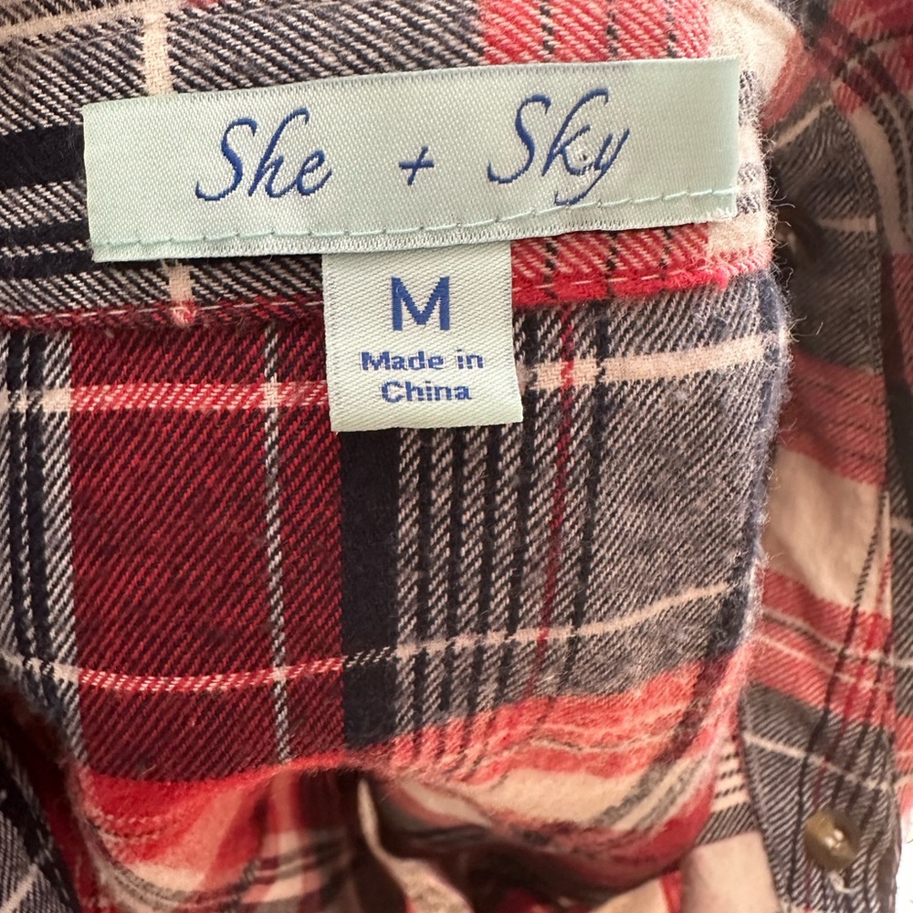 She & Sky Classic Cotton Flannel Shirt Size Medium Red White Blue Plaid - Picture 7 of 8
